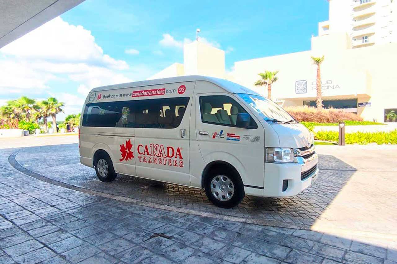 Canada Transfers private-transfer SUV at a Cancun-area resort entrance